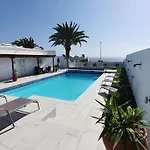 Вилла Stunning Sea View With 6 Bedrooms & Heated Pool - Renaissance