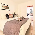 Stunning Sea View With 6 Bedrooms & Heated Pool - Renaissance