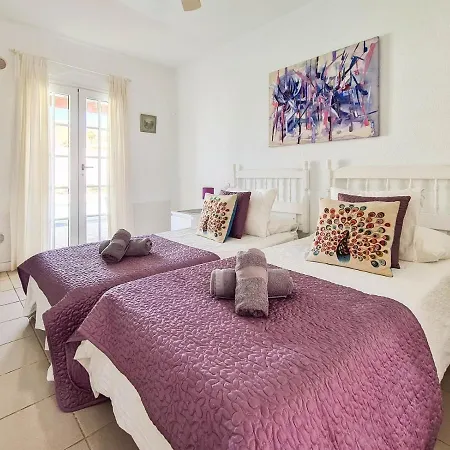 Stunning Sea View With 6 Bedrooms & Heated Pool - Renaissance Villa *