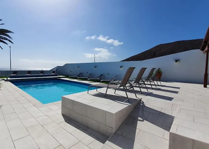 Stunning Sea View With 6 Bedrooms & Heated Pool - Renaissance *