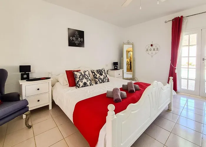 Stunning Sea View With 6 Bedrooms & Heated Pool - Renaissance *