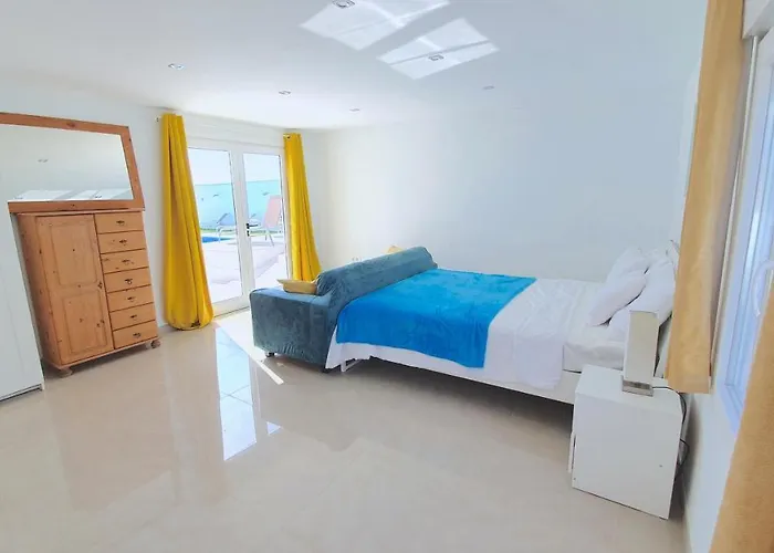 Stunning Sea View With 6 Bedrooms & Heated Pool - Renaissance Βίλα *