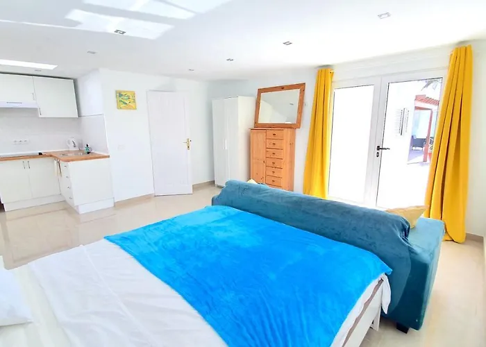 Stunning Sea View With 6 Bedrooms & Heated Pool - Renaissance